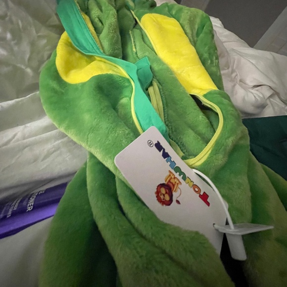 Brand new 2 to 3t dinosaur costume - Picture 2 of 8